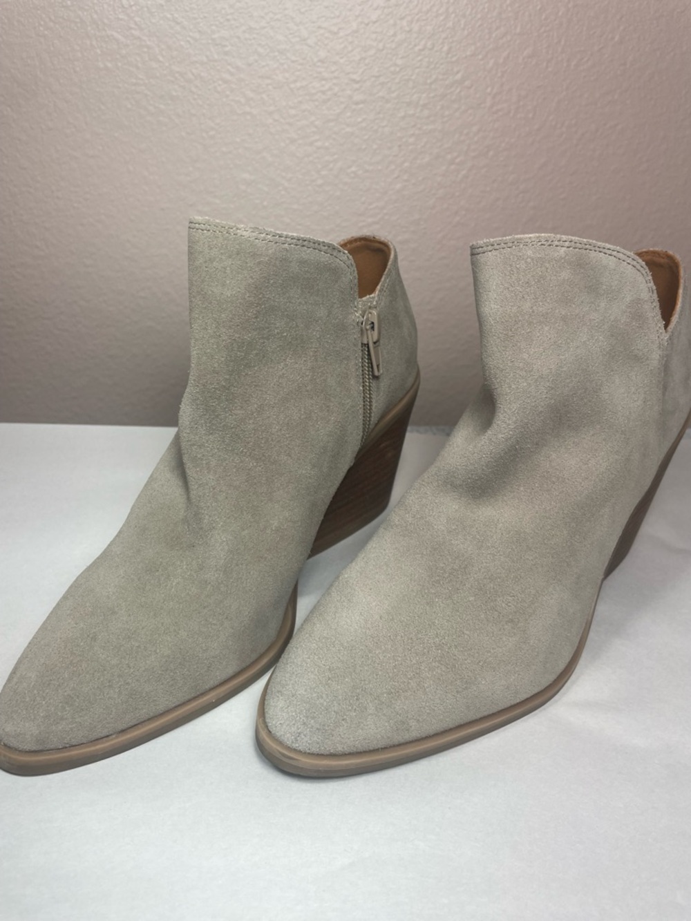 Lucky Brand Western‎ Boho Suede Ankle Booties Taupe Stacked Heel 7.5